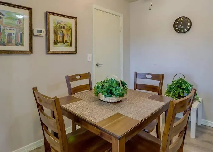 2br With Patio Heated Pool & Gym Access Holiday home Phoenix